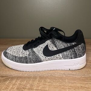 Nike Air Force 1 Flyknit 2.0 Low “Oreo” Sneakers Black/White Men’s 7.5 / Wmn’s 9